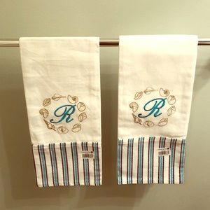 NWT Monogram R guest towels with shells